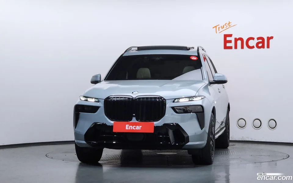 BMW X7 xDrive 40i M 6 2025 — thumbnail 3