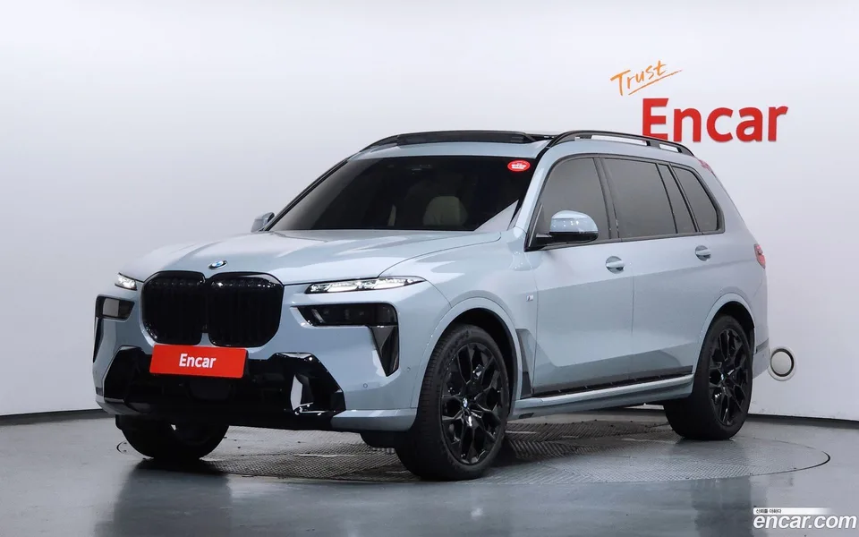 BMW X7 xDrive 40i M 6 2025 — photo 1, buy with delivery to Moscow