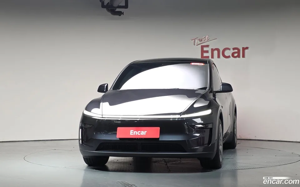 Tesla Model Y L AWD 2026 — thumbnail 3