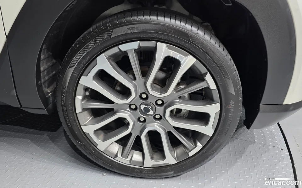 KG Mobility Torres 1.5 2WD 2023 — thumbnail 2