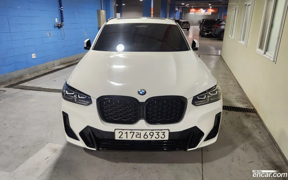 BMW X4 xDrive20i M 2025 — photo 1, buy with delivery to Moscow