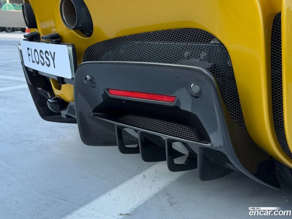 Ferrari SF90 Spider 4.0 2022 — thumbnail 4