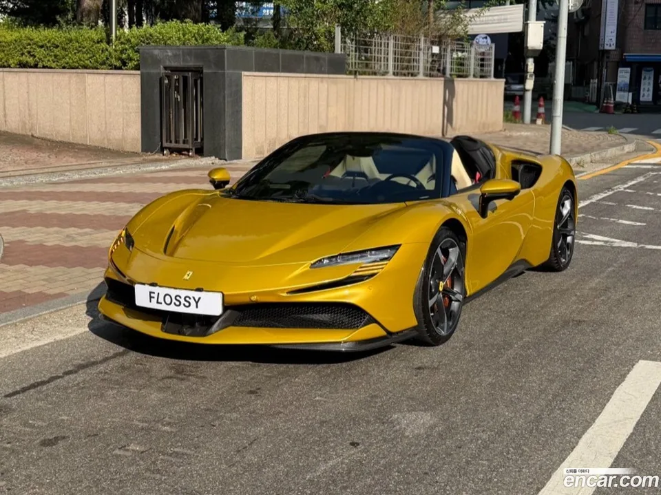 Ferrari SF90 Spider 4.0 2022 — photo 1, buy with delivery to Moscow