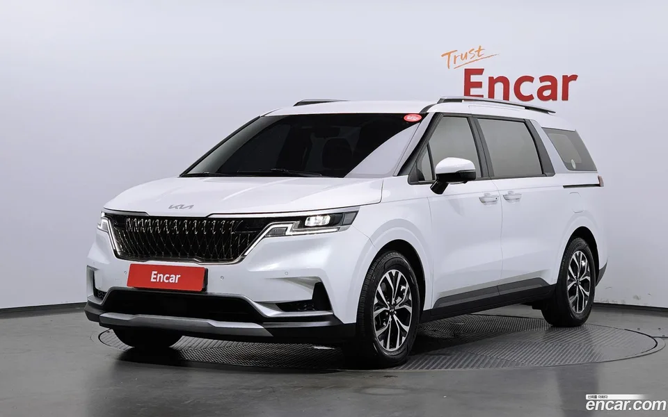 Kia Carnival 9 2023 — photo 1, buy with delivery to Moscow