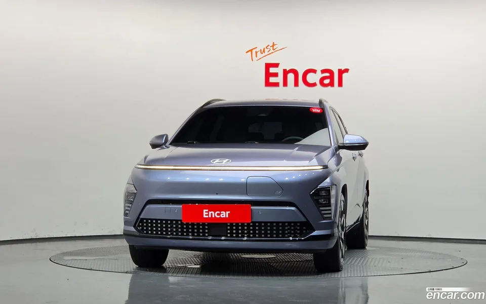 Hyundai Kona Electric 2023 — миниатюра 3