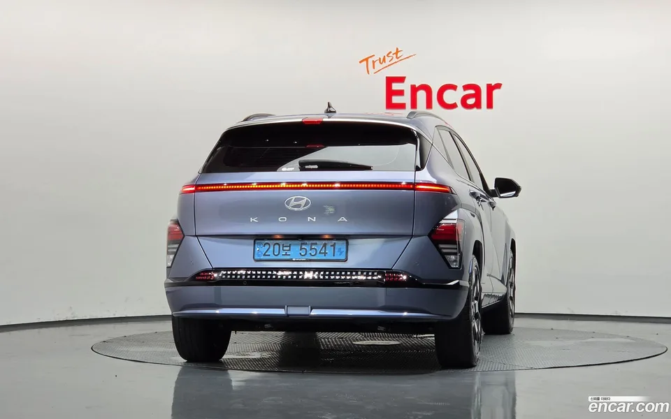 Hyundai Kona Electric 2023 — миниатюра 4