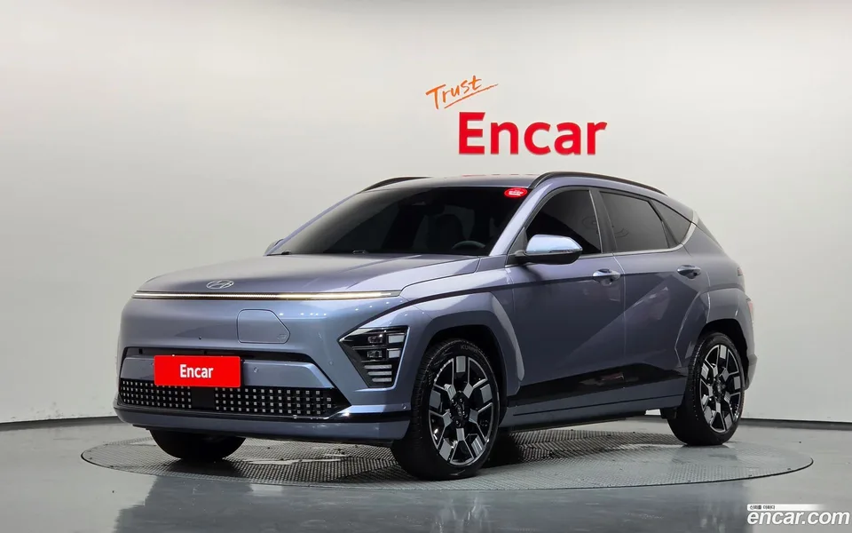 Hyundai Kona Electric 2023 — photo 1, buy with delivery to Moscow