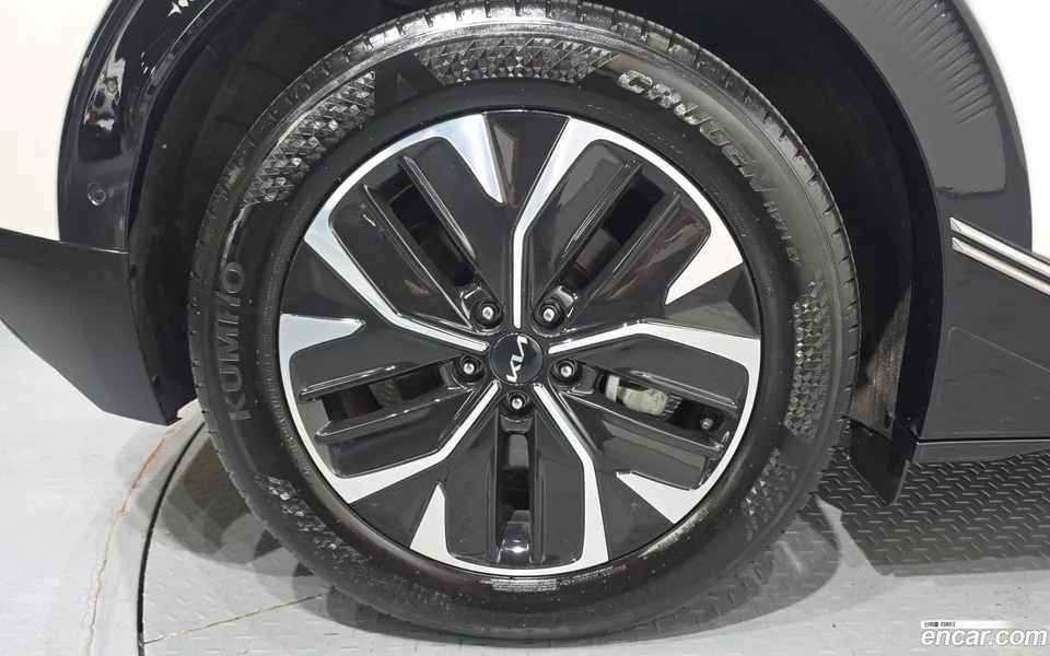 Kia EV6 2024 — thumbnail 2