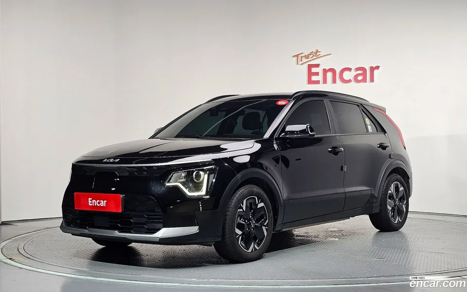 Kia Niro EV 2023 — photo 1, buy with delivery to Moscow