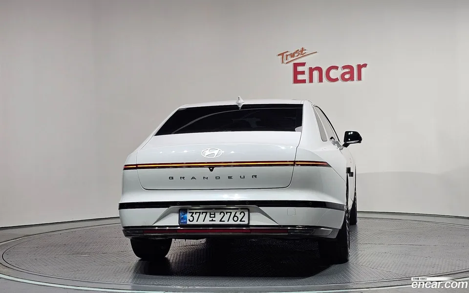 Hyundai Grandeur Hybrid 2023 — thumbnail 4