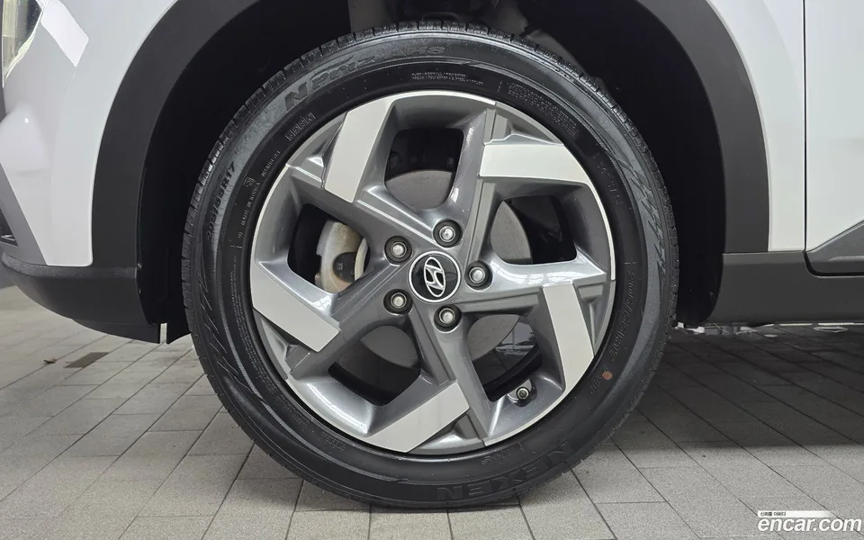 Hyundai Venue 1.6 2023 — thumbnail 2