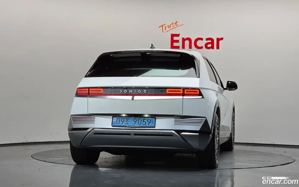 Hyundai Ioniq 5 2023 — thumbnail 4