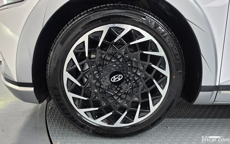 Hyundai Ioniq 5 2023 — thumbnail 5