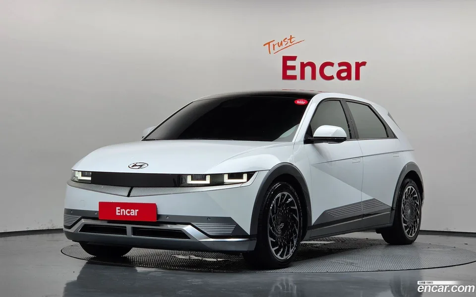 Hyundai Ioniq 5 2023 — photo 1, buy with delivery to Moscow