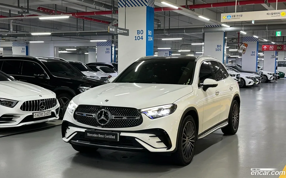 Mercedes-Benz GLC-Class GLC300 4MATIC AMG Line 2025 — photo 1, buy with delivery to Moscow