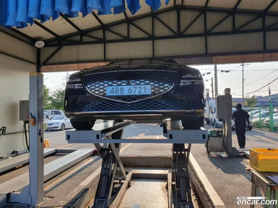 Genesis Electrified G80 e-AWD 2022 — photo 1, buy with delivery to Moscow