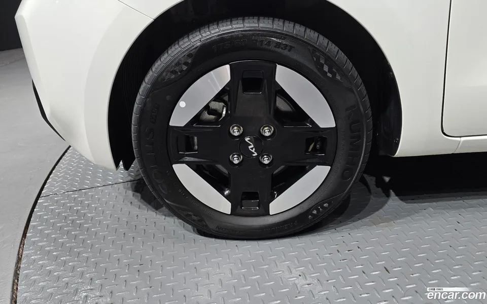 Kia Ray EV 2024 — thumbnail 2