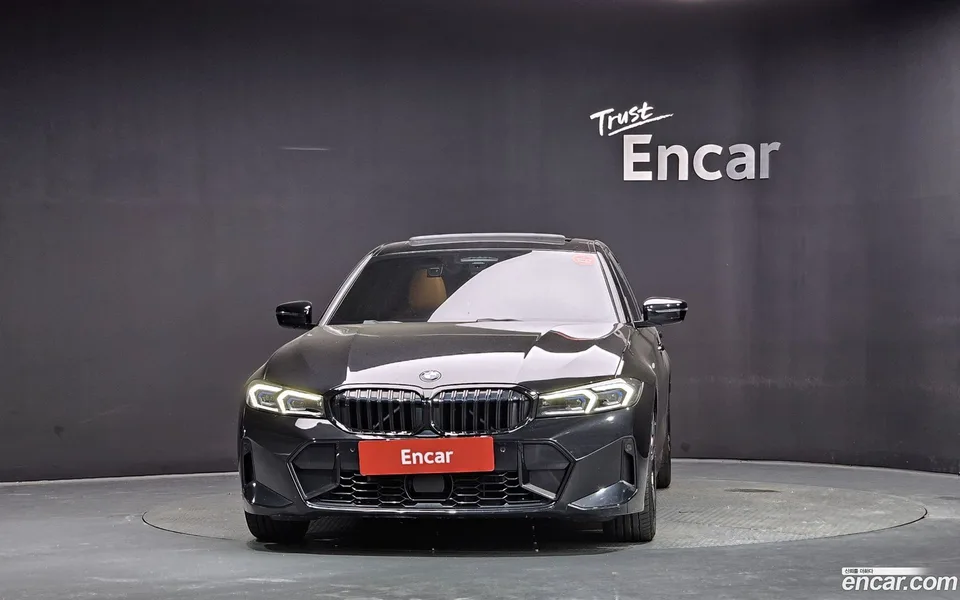 BMW 3 Series 320i M 2024 — thumbnail 3
