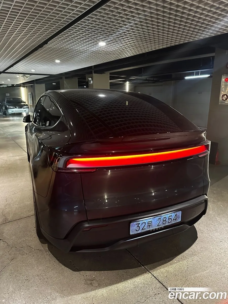 Tesla Model Y L AWD 2026 — thumbnail 2