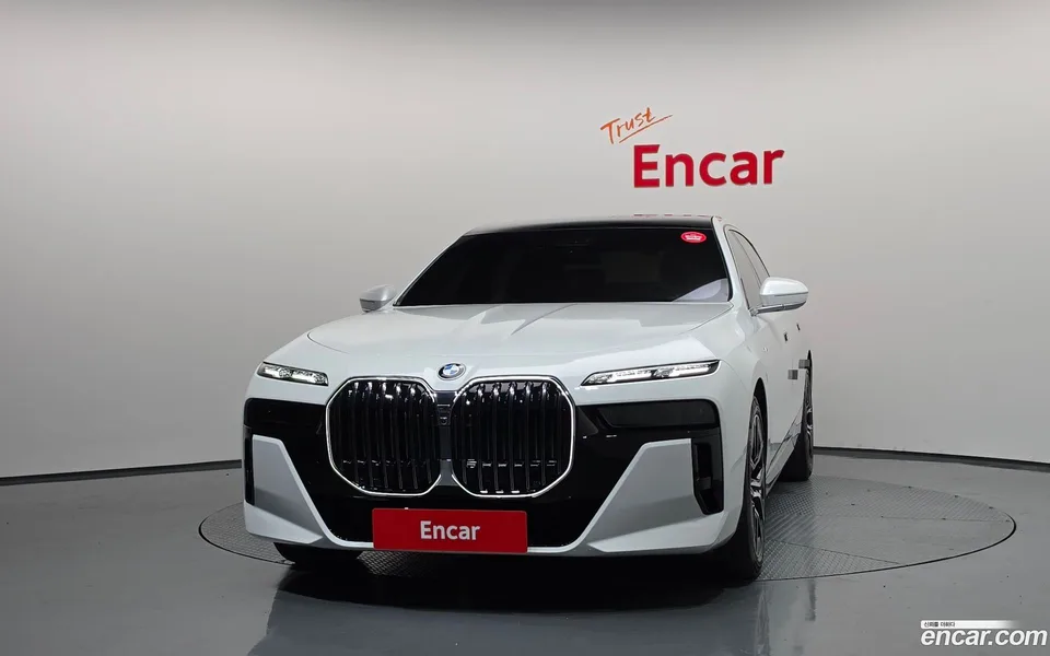 BMW 7 Series 740i xDrive M 2025 — thumbnail 3