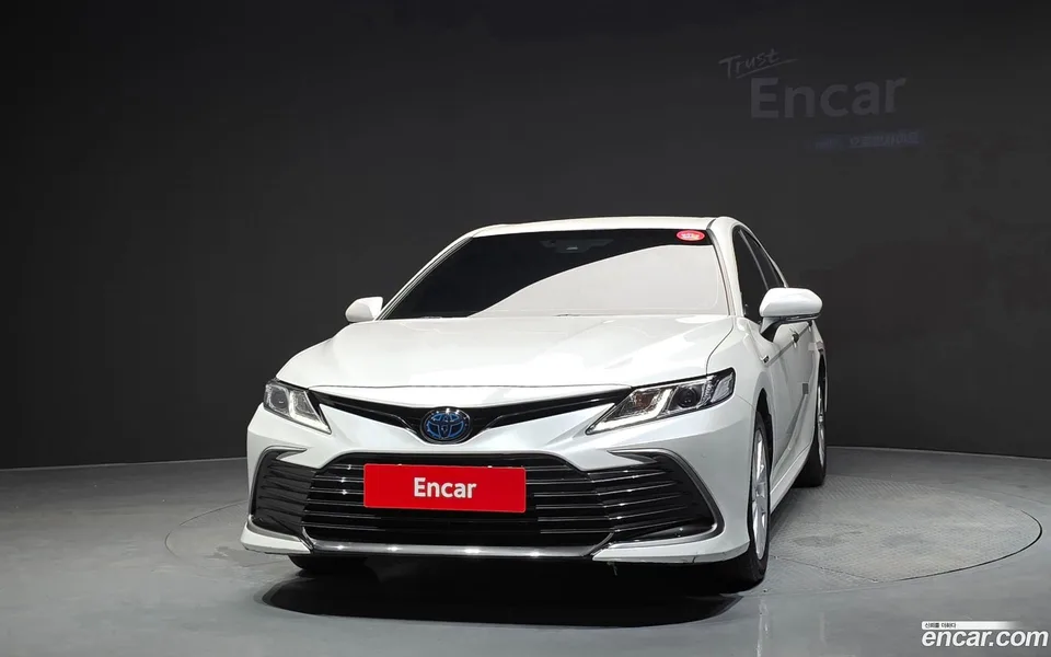 Toyota Camry 2.5 LE 2022 — миниатюра 3