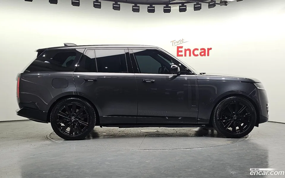 Land Rover Range Rover P550E AB 2025 — thumbnail 2
