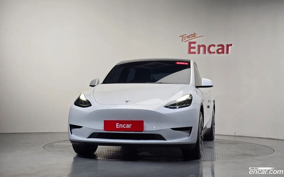Tesla Model Y RWD 2024 — thumbnail 3