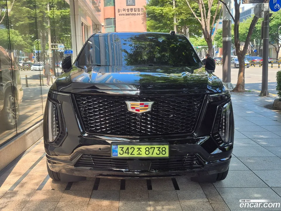 Cadillac Escalade 6.2 ESV 2026 — photo 1, buy with delivery to Moscow
