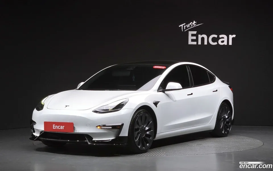 Tesla Model 3 AWD 2022 — photo 1, buy with delivery to Moscow