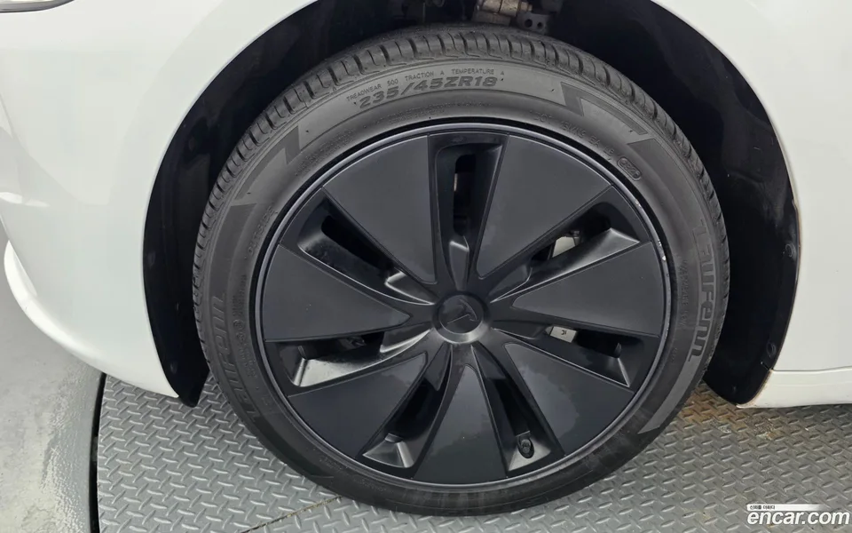 Tesla Model 3 RWD 2024 — thumbnail 5
