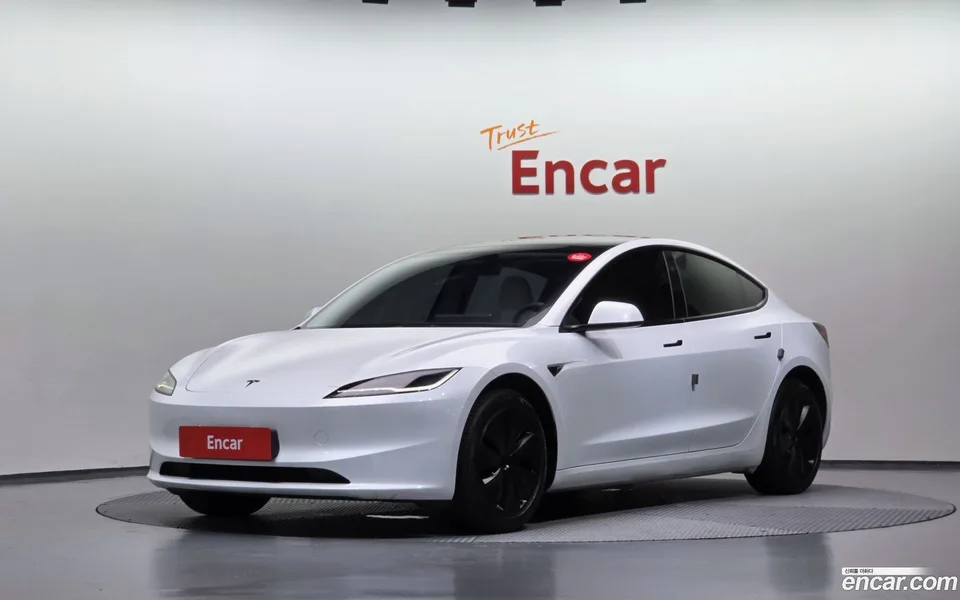 Tesla Model 3 RWD 2024 — photo 1, buy with delivery to Moscow