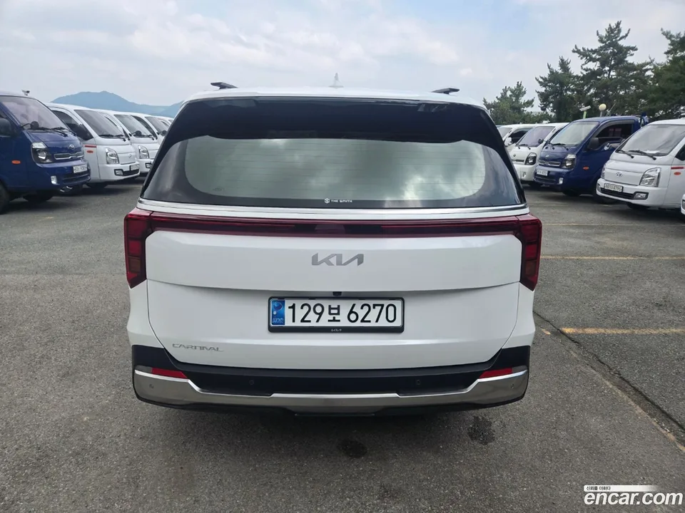 Kia Carnival 9 2024 — thumbnail 2
