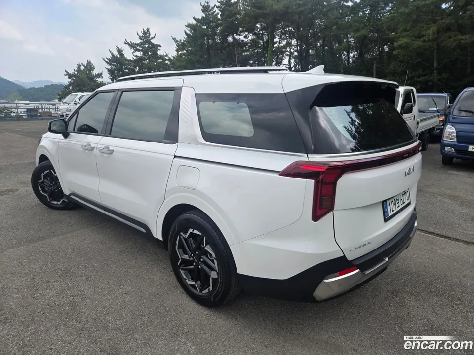 Kia Carnival 9 2024 — thumbnail 4