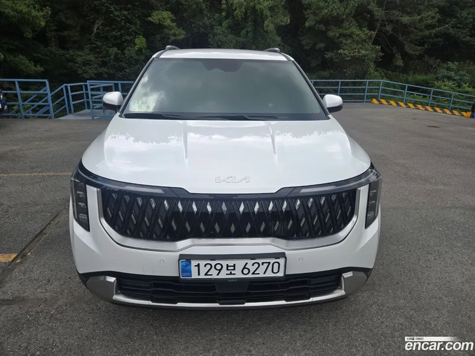 Kia Carnival 9 2024 — photo 1, buy with delivery to Moscow