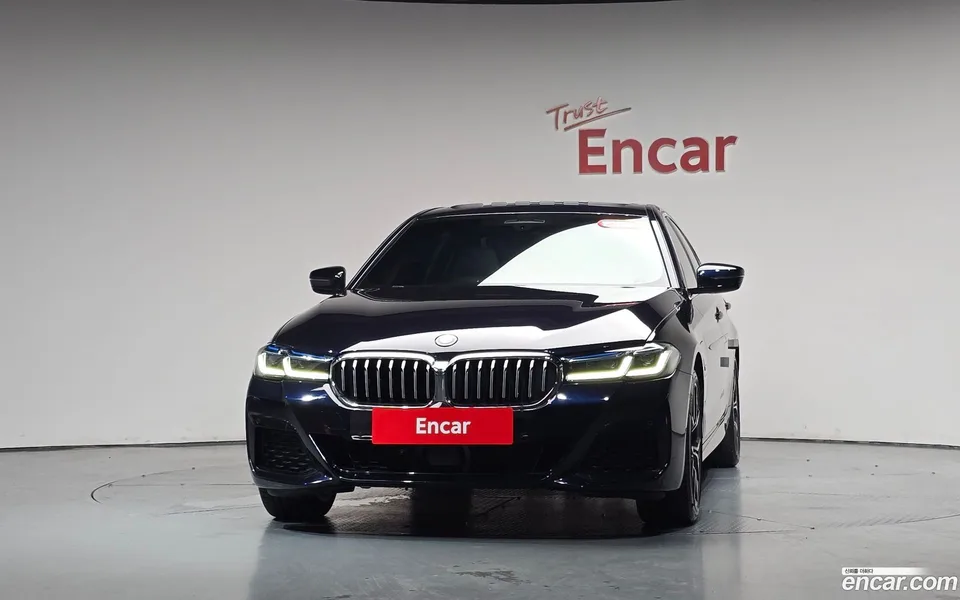 BMW 5 Series 530e M 2022 — thumbnail 3