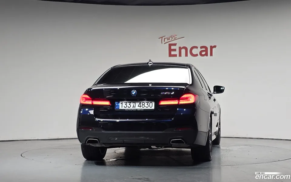 BMW 5 Series 530e M 2022 — миниатюра 4