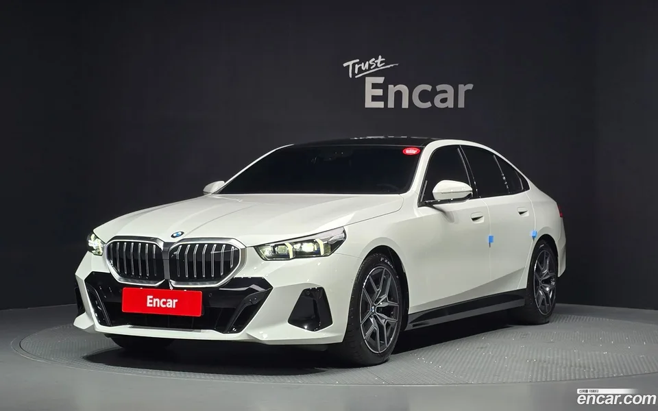 BMW 5 Series 520i M 2025 — photo 1, buy with delivery to Moscow
