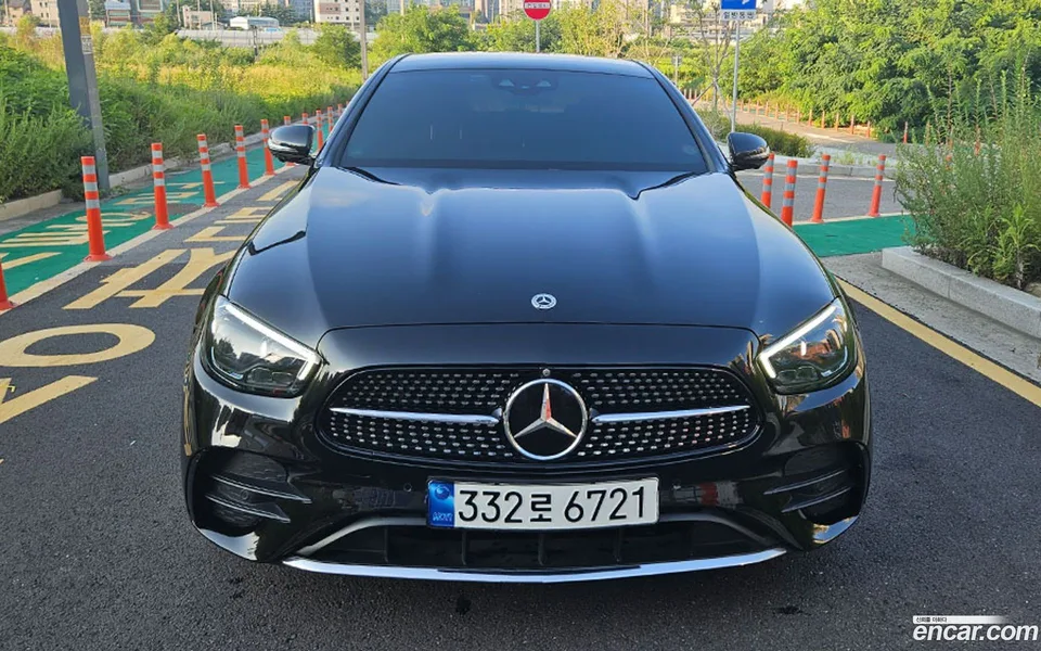 Mercedes-Benz E-Class 2022