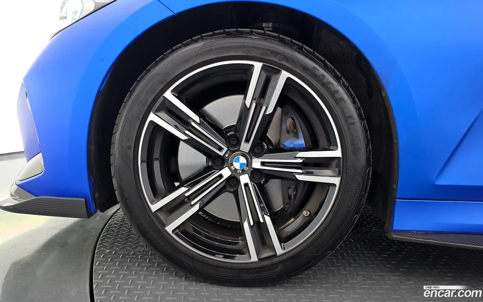 BMW 3 Series 320i M 2024 — thumbnail 2