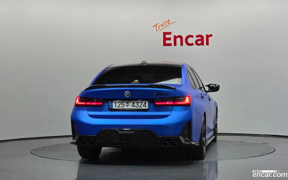 BMW 3 Series 320i M 2024 — thumbnail 4