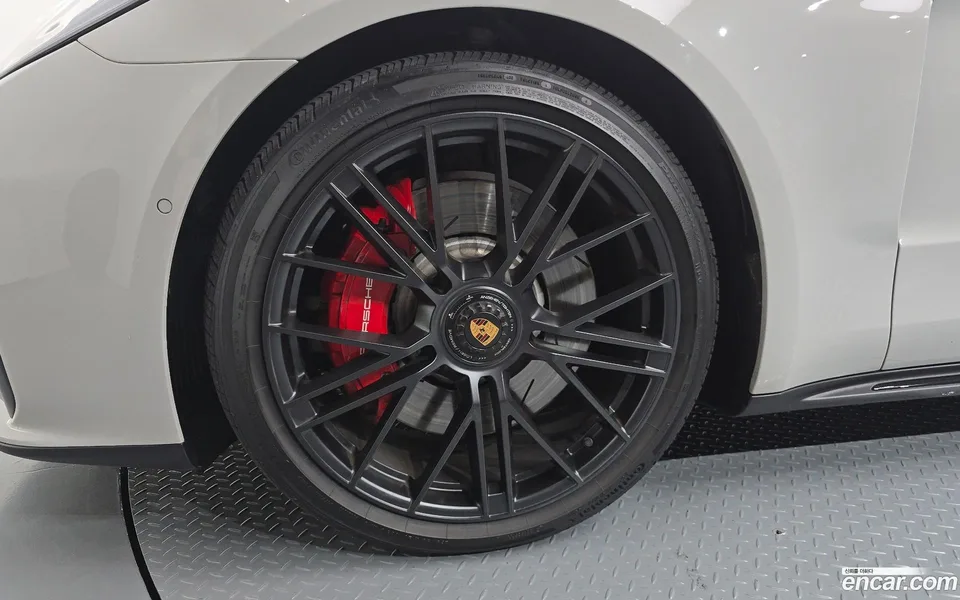 Porsche Panamera (976) 4.0 GTS 2025 — thumbnail 2