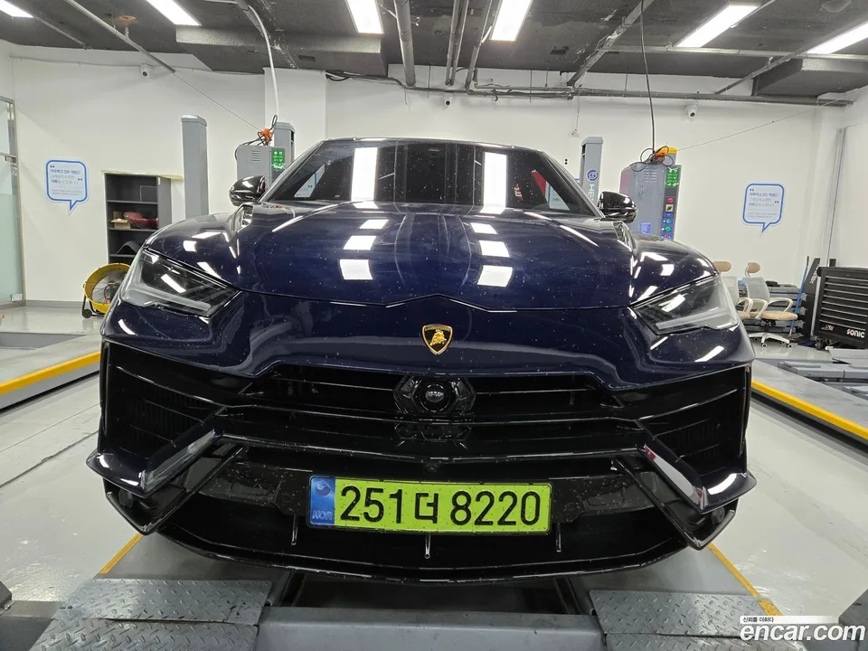 Lamborghini Urus 2024