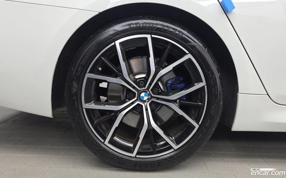 BMW 5 Series 530i M 2022 — thumbnail 2