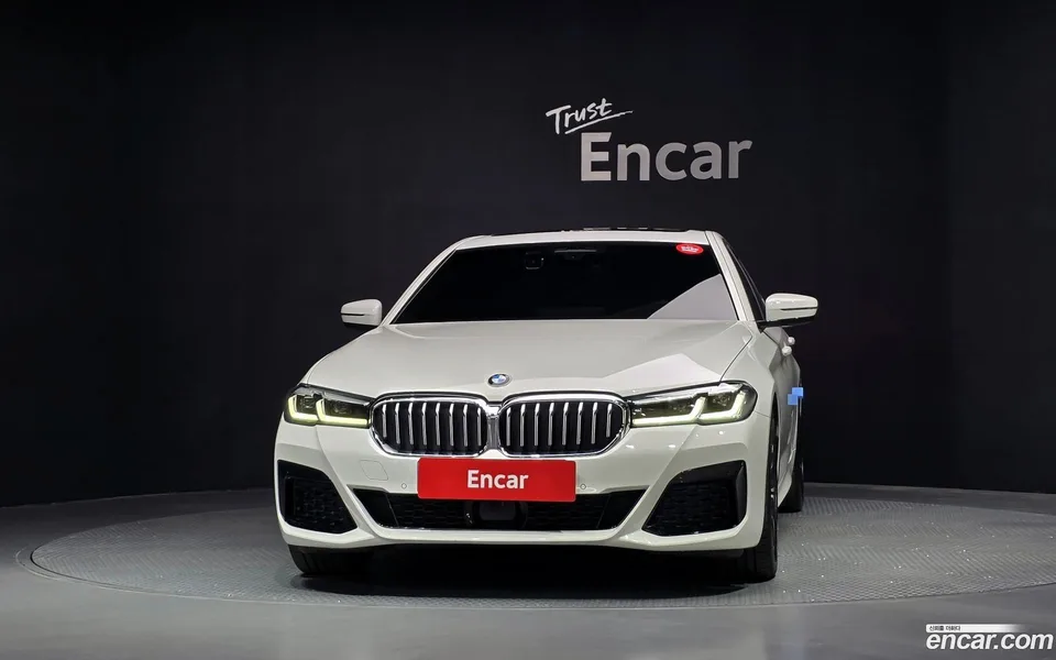 BMW 5 Series 530i M 2022 — thumbnail 3