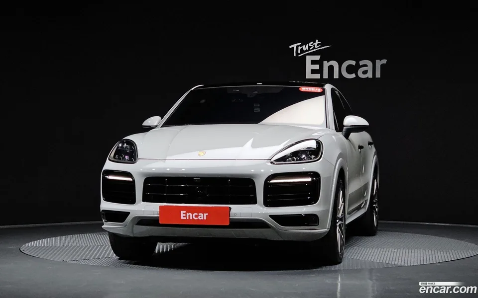 Porsche Cayenne 3.0 2023 — thumbnail 3
