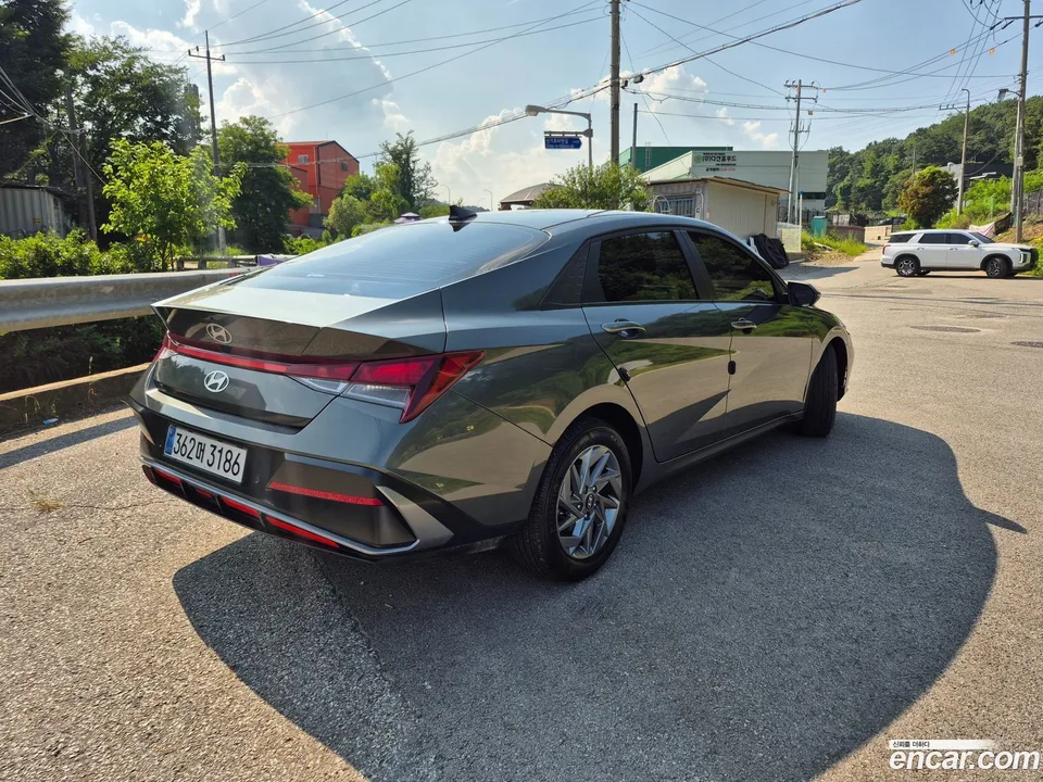 Hyundai Avante CN7 1.6 2025 — thumbnail 4