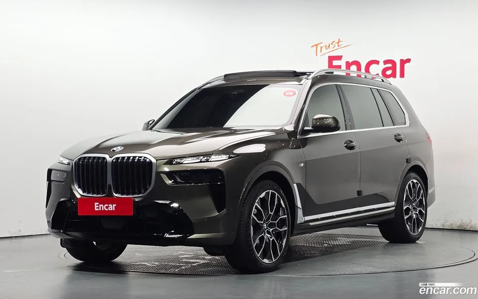 BMW X7 xDrive 40d M 7 2026 — photo 1, buy with delivery to Moscow