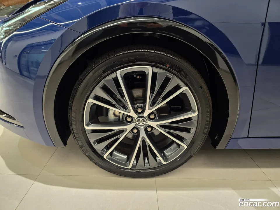 Toyota Prius 2.0 LE 2025 — thumbnail 2