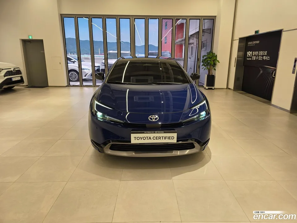 Toyota Prius 2.0 LE 2025 — thumbnail 3
