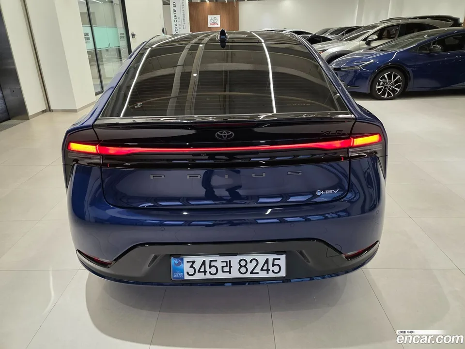 Toyota Prius 2.0 LE 2025 — thumbnail 4